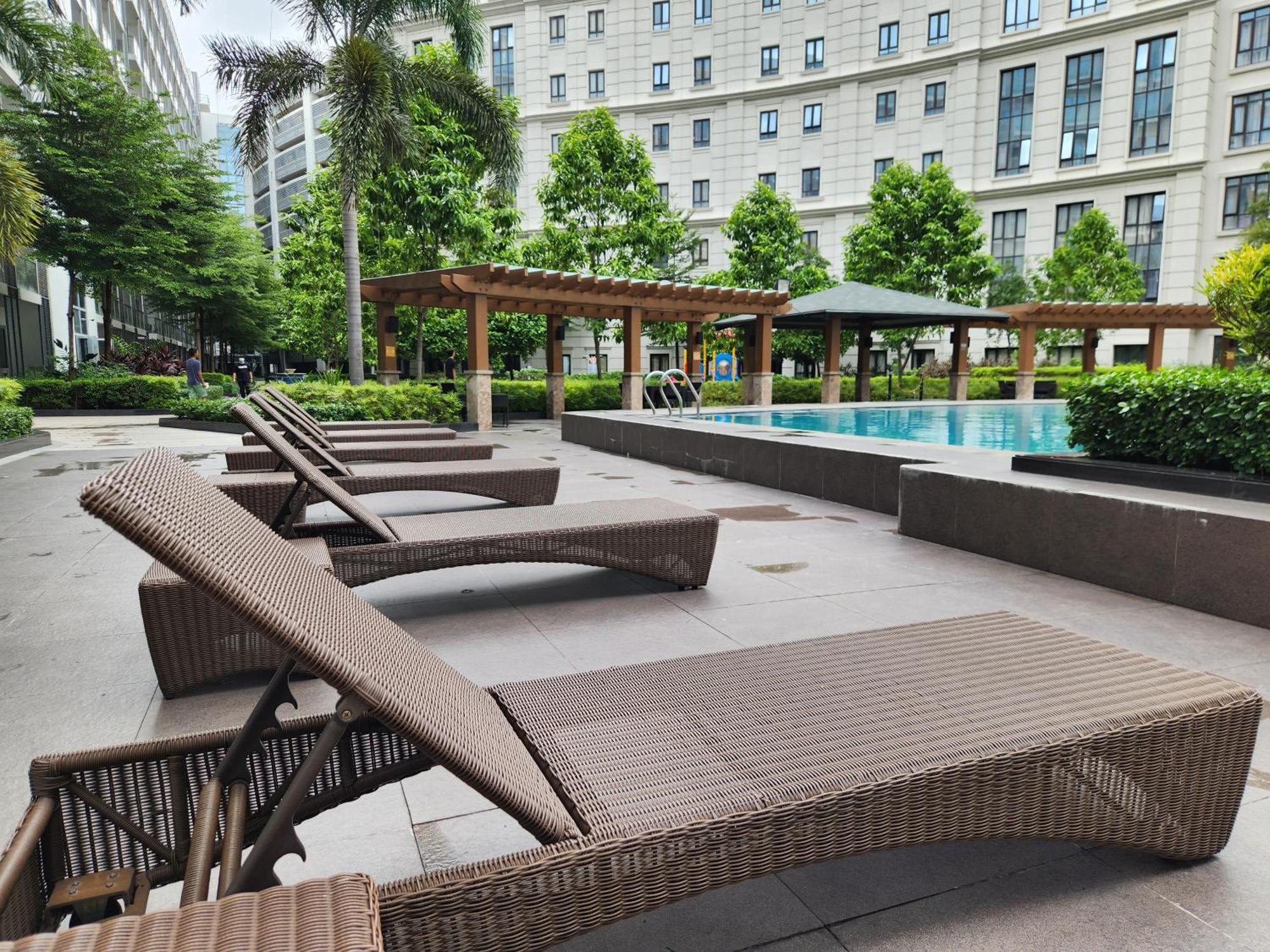 81 Newport C5 10I Balcony & Pool Across Naia T3 Aparthotel Pasay Buitenkant foto